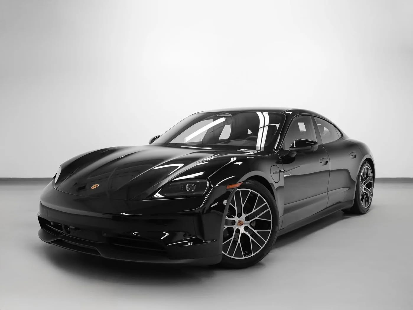 Chauffeur Lucerne Porsche Taycan Exterior View